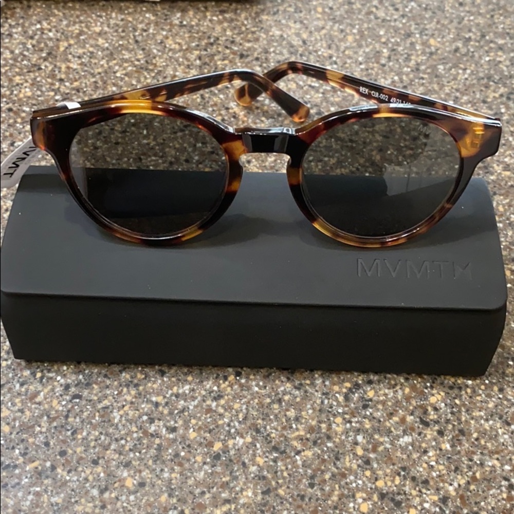 NWT MVMT Rex Sunglasses
